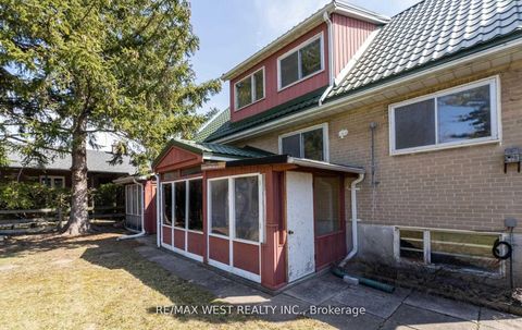 Photo 19 at 32 Broadleaf Road, Don Mills, Toronto