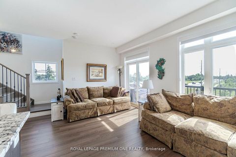 Photo 8 at 2 Seacoasts Circle, Maple, Vaughan