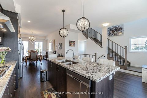 Photo 10 at 2 Seacoasts Circle, Maple, Vaughan