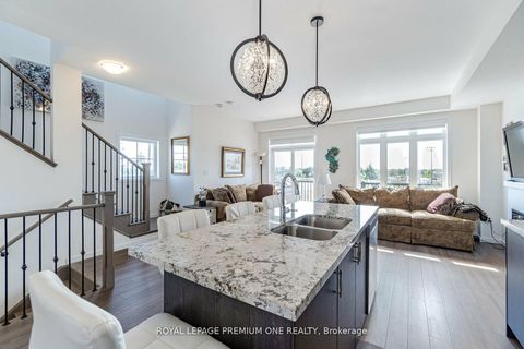 Photo 12 at 2 Seacoasts Circle, Maple, Vaughan