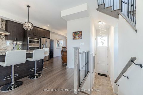 Photo 13 at 2 Seacoasts Circle, Maple, Vaughan