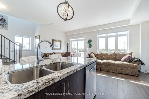 Photo 15 at 2 Seacoasts Circle, Maple, Vaughan