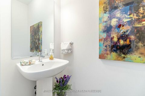 Photo 18 at 2 Seacoasts Circle, Maple, Vaughan