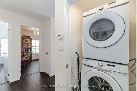 Photo 36 at 2 Seacoasts Circle, Maple, Vaughan