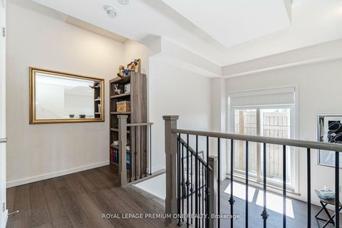 Photo 37 at 2 Seacoasts Circle, Maple, Vaughan