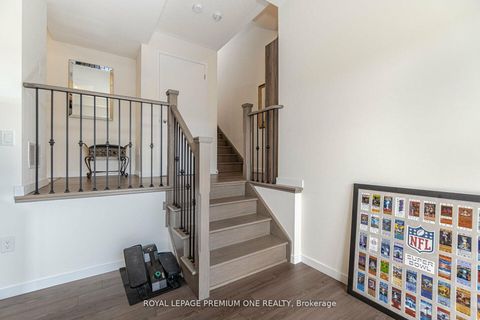 Photo 38 at 2 Seacoasts Circle, Maple, Vaughan