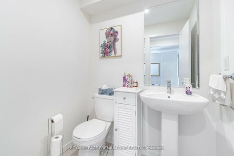 Photo 42 at 2 Seacoasts Circle, Maple, Vaughan