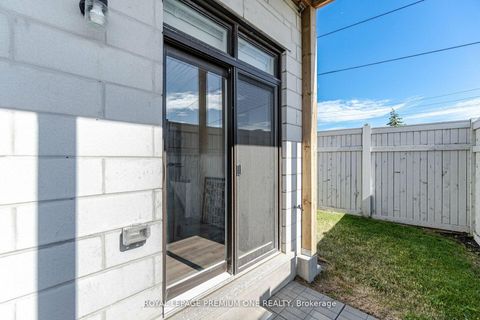 Photo 43 at 2 Seacoasts Circle, Maple, Vaughan