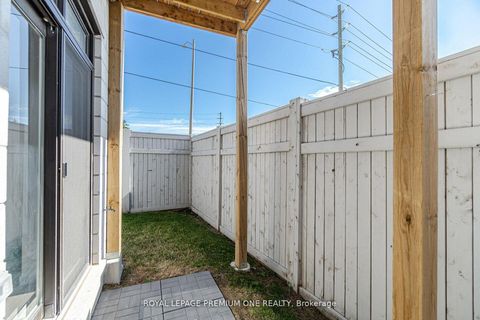 Photo 44 at 2 Seacoasts Circle, Maple, Vaughan