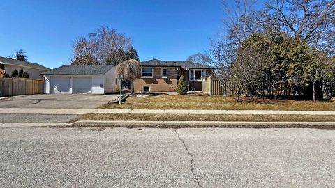 Photo 0 at 234 Sussex Avenue, Harding, Richmond Hill