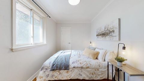 Photo 9 at 234 Sussex Avenue, Harding, Richmond Hill