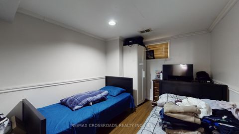 Photo 15 at 234 Sussex Avenue, Harding, Richmond Hill