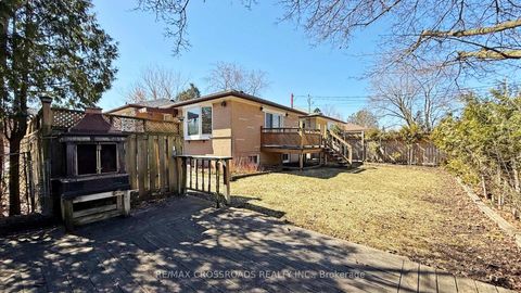 Photo 19 at 234 Sussex Avenue, Harding, Richmond Hill