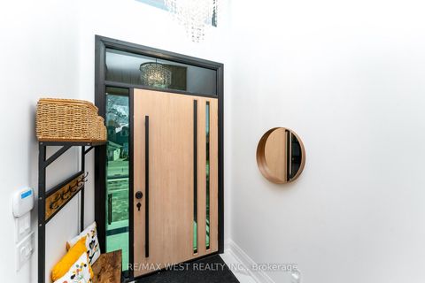 Photo 2 at 52 Wildwood Avenue, Oak Ridges Lake Wilcox, Richmond Hill