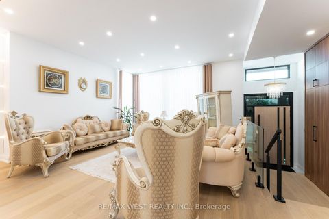 Photo 4 at 52 Wildwood Avenue, Oak Ridges Lake Wilcox, Richmond Hill