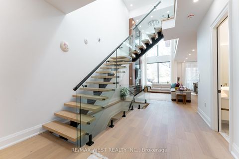 Photo 8 at 52 Wildwood Avenue, Oak Ridges Lake Wilcox, Richmond Hill