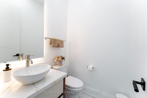 Photo 9 at 52 Wildwood Avenue, Oak Ridges Lake Wilcox, Richmond Hill