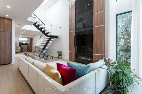 Photo 13 at 52 Wildwood Avenue, Oak Ridges Lake Wilcox, Richmond Hill