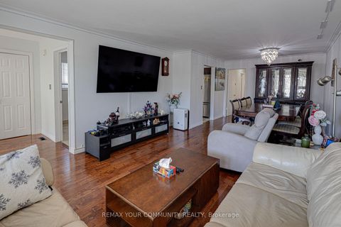 Photo 17 at 270 Grandravine Drive, Jane Heights, Toronto