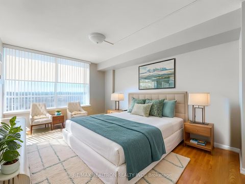 Photo 6 at 808 - 110 Promenade Circle, Brownridge, Vaughan