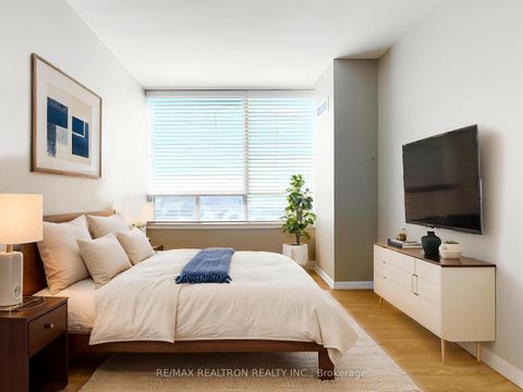 Photo 7 at 808 - 110 Promenade Circle, Brownridge, Vaughan