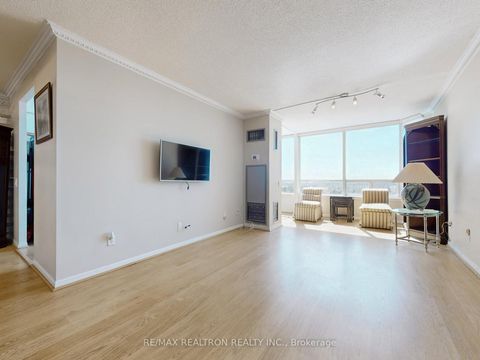 Photo 8 at 808 - 110 Promenade Circle, Brownridge, Vaughan