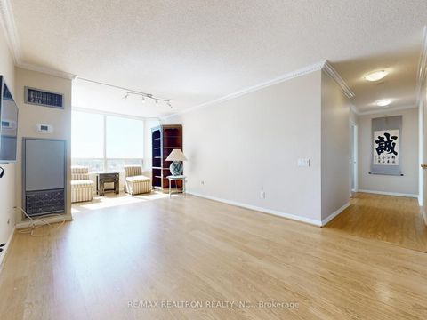 Photo 10 at 808 - 110 Promenade Circle, Brownridge, Vaughan