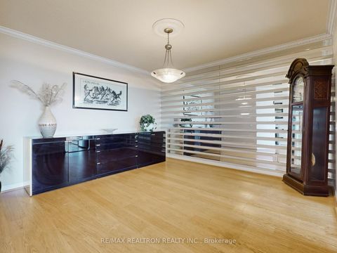 Photo 11 at 808 - 110 Promenade Circle, Brownridge, Vaughan