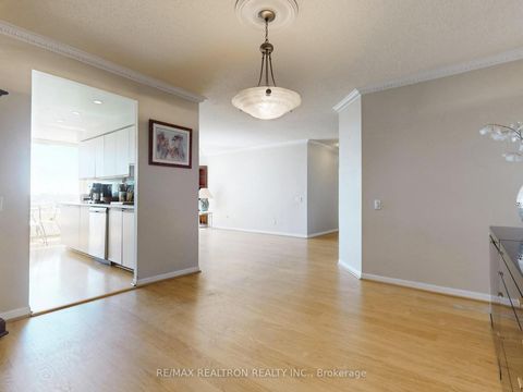 Photo 14 at 808 - 110 Promenade Circle, Brownridge, Vaughan