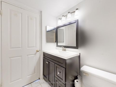 Photo 26 at 808 - 110 Promenade Circle, Brownridge, Vaughan