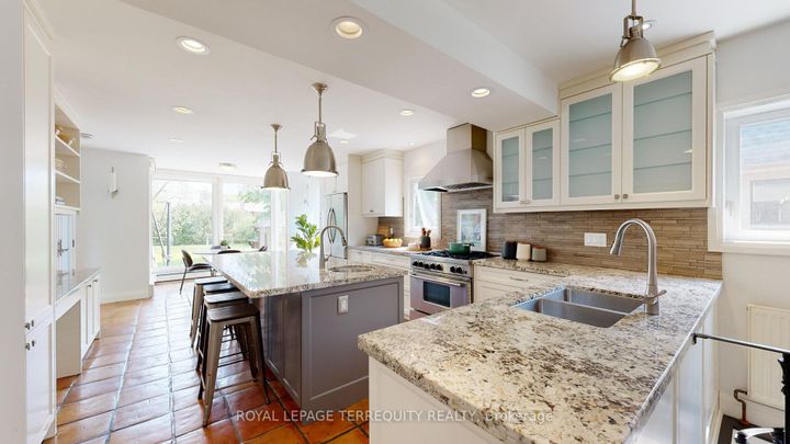 Photo 13 at 65 Burnhamthorpe Crescent, City Centre West, Toronto