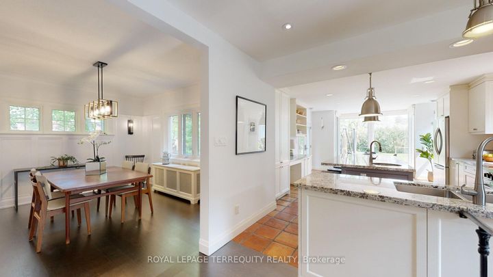 Photo 14 at 65 Burnhamthorpe Crescent, City Centre West, Toronto