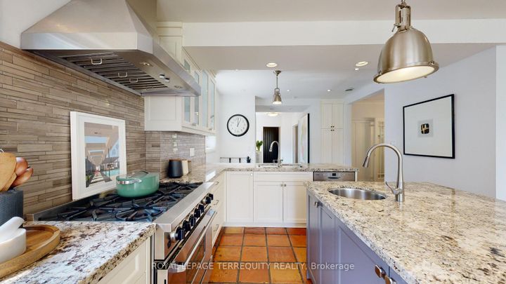 Photo 17 at 65 Burnhamthorpe Crescent, City Centre West, Toronto