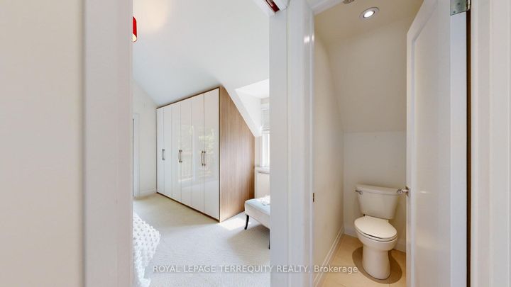 Photo 24 at 65 Burnhamthorpe Crescent, City Centre West, Toronto