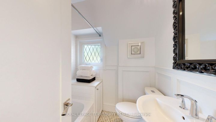 Photo 29 at 65 Burnhamthorpe Crescent, City Centre West, Toronto