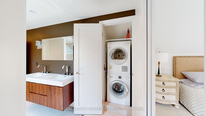 Photo 32 at 65 Burnhamthorpe Crescent, City Centre West, Toronto