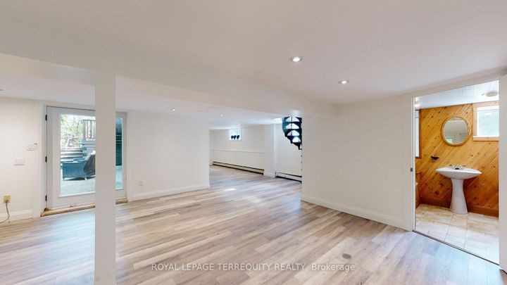 Photo 38 at 65 Burnhamthorpe Crescent, City Centre West, Toronto