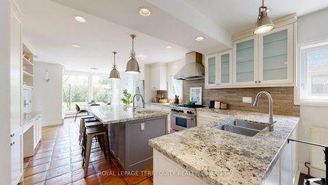 Photo 13 at 65 Burnhamthorpe Crescent, City Centre West, Toronto