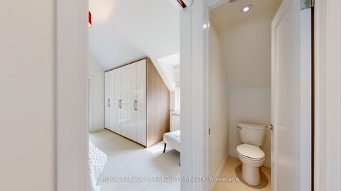 Photo 24 at 65 Burnhamthorpe Crescent, City Centre West, Toronto