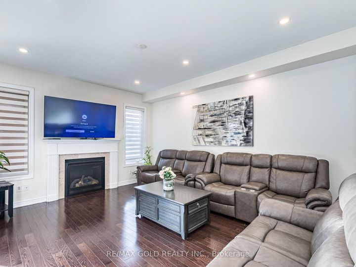 Photo 12 at 520 Veterans Drive, Northwest Brampton, Brampton