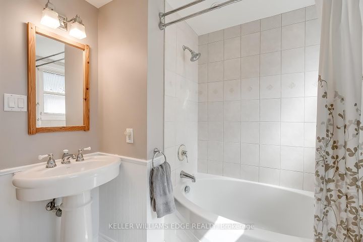 Photo 11 at 220 Townsend Avenue, LaSalle, Burlington