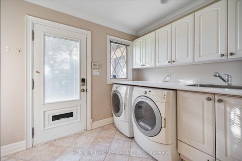 Photo 10 at 3 Old English Lane, Bayview Glen, Markham