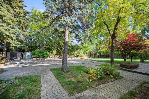 Photo 28 at 3 Old English Lane, Bayview Glen, Markham