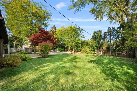 Photo 30 at 3 Old English Lane, Bayview Glen, Markham