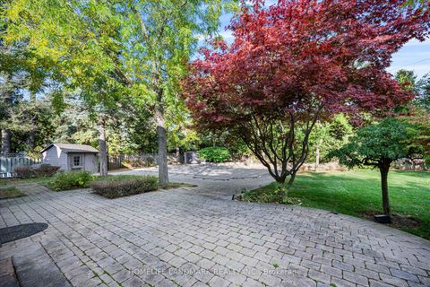 Photo 31 at 3 Old English Lane, Bayview Glen, Markham