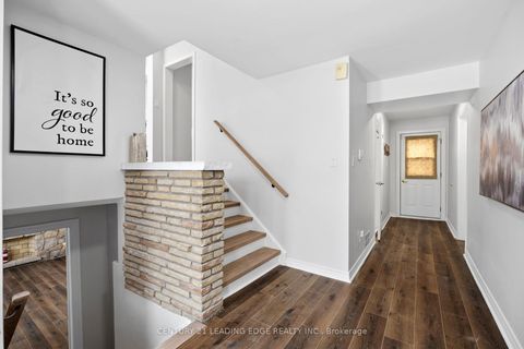 Photo 3 at 532 Park Road N, McLaughlin, Oshawa