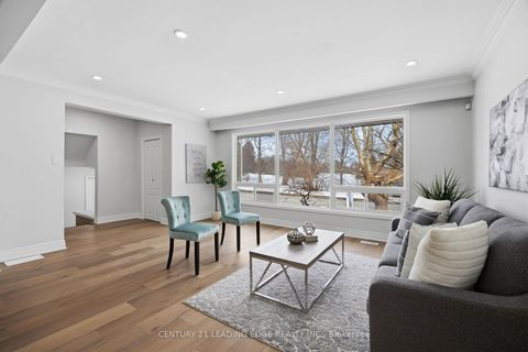 Photo 6 at 532 Park Road N, McLaughlin, Oshawa