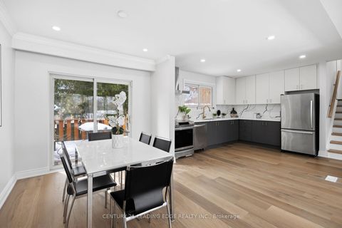 Photo 8 at 532 Park Road N, McLaughlin, Oshawa