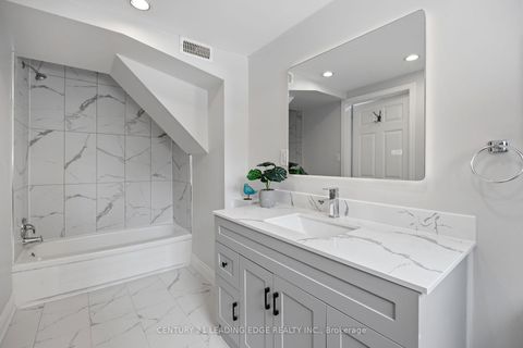 Photo 13 at 532 Park Road N, McLaughlin, Oshawa