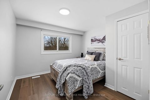 Photo 18 at 532 Park Road N, McLaughlin, Oshawa